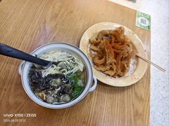 柴爿荠菜鲜肉馄饨-柴爿巷·香酥鸡&馄饨(复兴中路店)