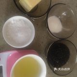 又香又脆太好吃了。拿出隔天晩上拌好的牛肉