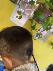 -爆米花儿童美发乐园