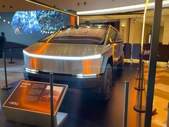 -TESLA 特斯拉(上海太古汇体验店)