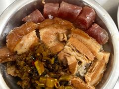 -梁阿婆廿年老牌扣肉糯米饭