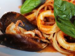 -ROAST coffee & eatery