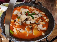 -老滇山寨•云南特色菜•地方菜•民族风情歌舞表演(金碧店)