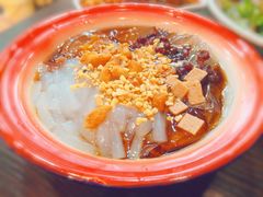 -爆炸头阿姨小四川正宗川味小吃(无任何分店)