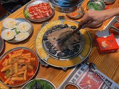 -青瓦炭韩潮烤肉(花园道店)