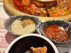 -哥老官重庆美蛙鱼头(五角场合生汇店)