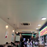 最近新店开张，鲜虾蟹籽云吞半价，好抵吃