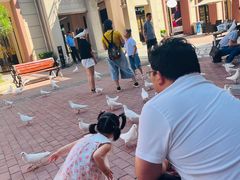 -王府井奥莱临潼小镇(临潼店)