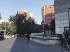 -梨园(地铁站)