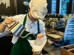 -星巴克臻选(上海虹桥新天地三店)