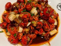 -肥肥虾庄·金牌油焖大虾(汉街SKP店)