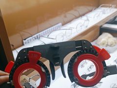 -罗伯特眼镜·蔡司官方授权(罗湖国贸店)