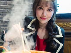 -沪小二炭火蛙锅(淮海中路美食不夜城店)