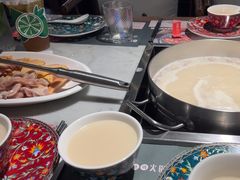 -尚尚仙·酸汤猪手·猪肚鸡火锅(华联万柳购物中心店)