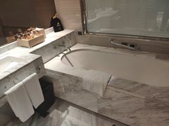 -上海中航虹桥机场泊悦酒店