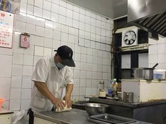 -黄阿姨锅贴大王(万航渡路店)