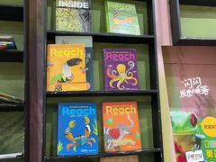 -钟书阁(松江泰晤士小镇店)