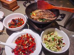 -老湖南民间菜·牛肉十八炒(花都店)