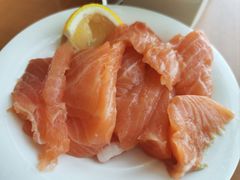 三文鱼刺身-视界美食自助餐厅·石家庄希尔顿酒店