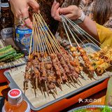夜宵来这里撸串喝酒，好惬意！