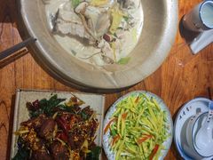 -滇香肴·云南菜蒸汽石锅鱼(云南北路店)