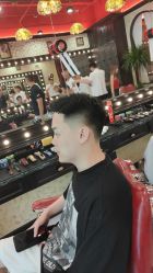 -东方先生国潮男士理发馆