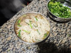 -正宗杨记普洱酸醋米线(总店)
