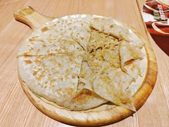 猪肉酸菜饼-甲乙饼·手工牛肉饼(东方广场店)