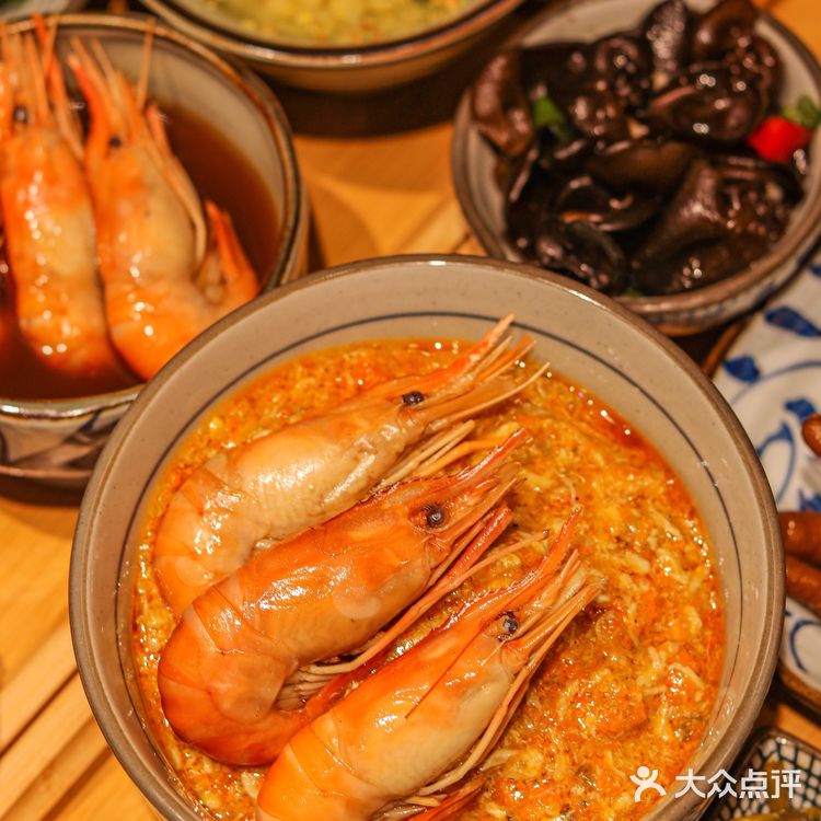 跟成都土著吃蟹黄面❗️TA们都说来蟹叁寳…