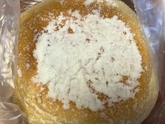 白雪奶黄面包-85度C(生甜甜圈研究工坊·上海局门店)