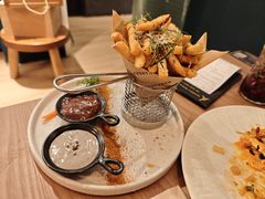 -Mark&Mars Restaurant