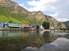 -百里峡七彩艺术小镇