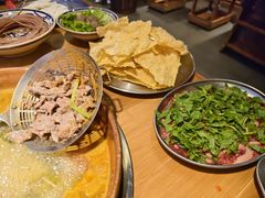 -洱火云南酸菜牛肉火锅(石景山当代商城店)