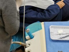 -瑞尔齿科(上海长风大悦城店)