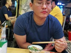 -拈签一笑黄牛肉辣卤串串