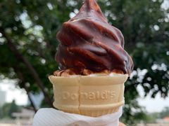 巧克力脆皮甜筒-麦当劳(展览路店)