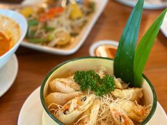 -Chom Cafe and Restaurant