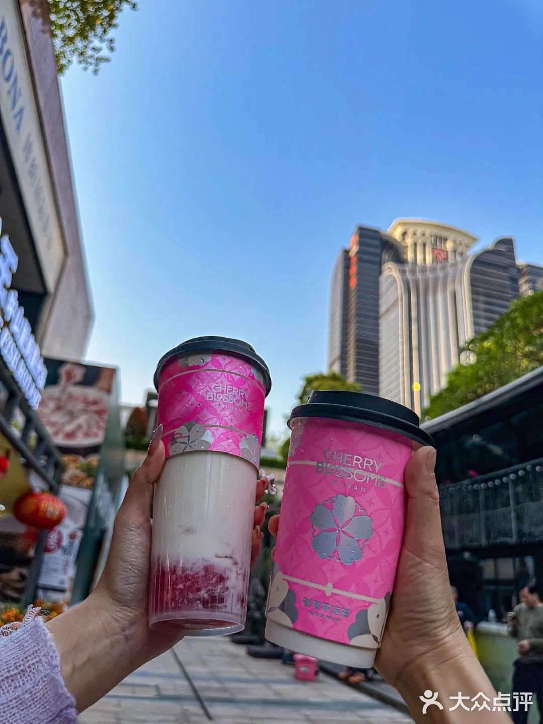 这个春天你最想和谁一起喝奶茶！