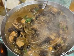 小鸡炖蘑菇-鹤乡东北菜(崮山路店)