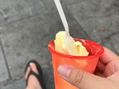 -詹爷爷乌节路街头冰淇淋