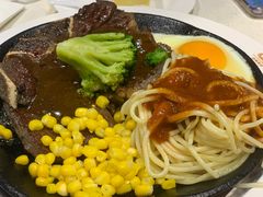 -汤姆家的牛排意面披萨(新城市广场店)