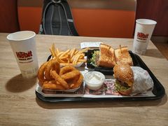 -The Habit Burger Grill 哈比特汉堡(复兴soho店)