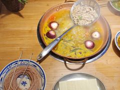 -洱火云南酸菜牛肉火锅(石景山当代商城店)