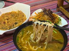 -香巴拉云南餐厅(华莱坞店)