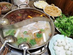 苕粉-肖肖酸萝卜鱼火锅(总店)