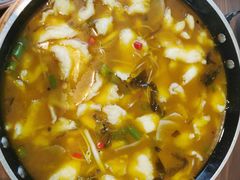 -有红鸡毛店·川菜(建设路店)