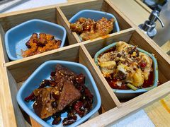 美味四宫格-吃城都·鱼蛙火锅(西玉龙街店)