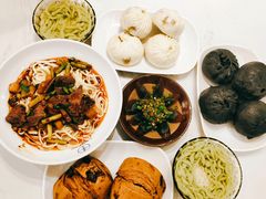 -李与白包子铺(桐梓林店)
