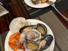 -广州万富希尔顿酒店·感趣自助餐厅·金秋蟹宴生蚝海鲜刺身烧烤