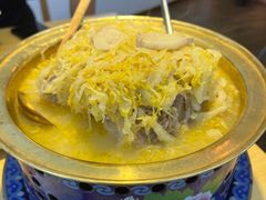 大骨头炖酸菜-关东小磨东北菜(上海长风大悦城店)